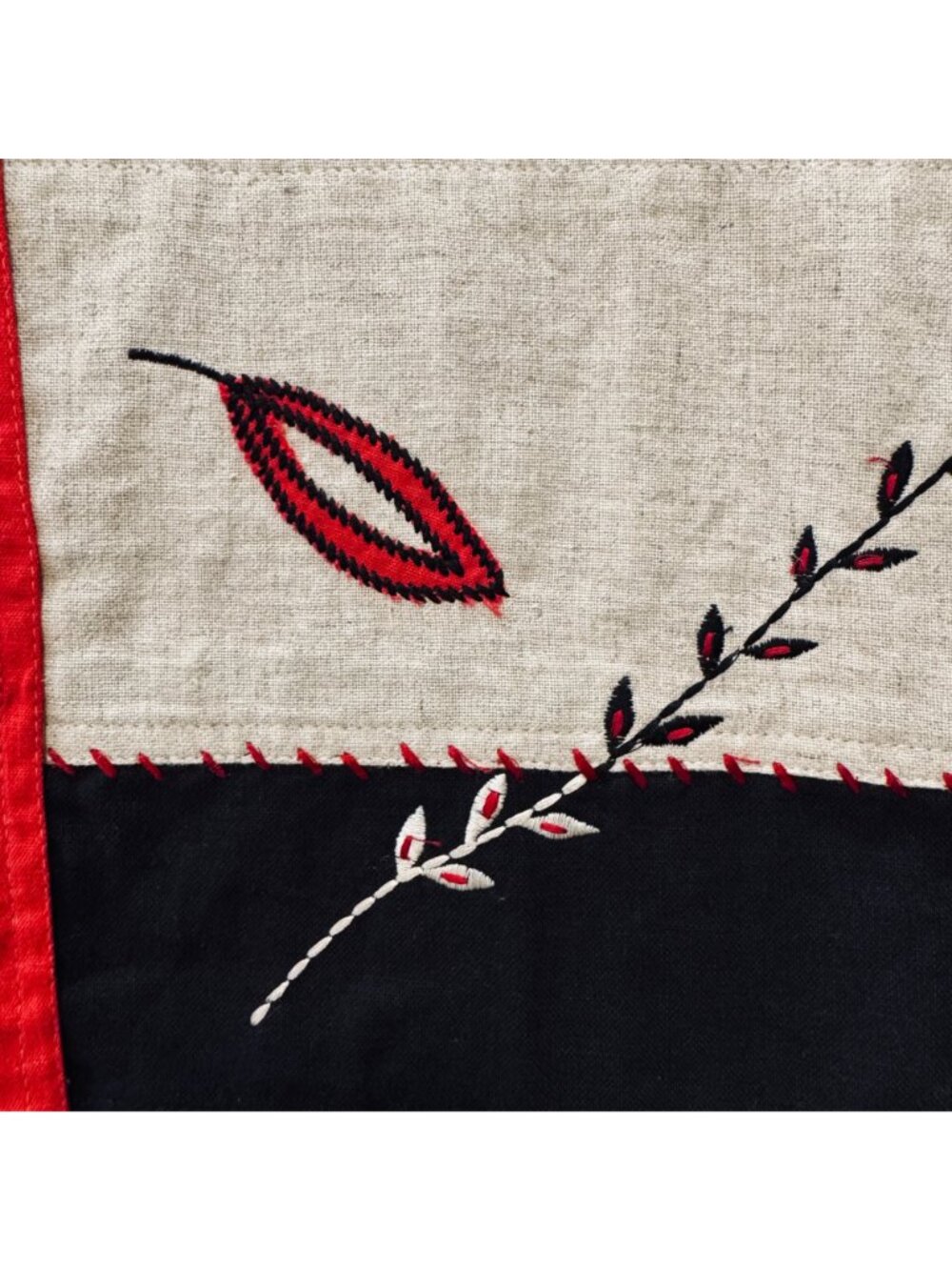 Vintage 90s Linen Blend Top S Color Block Black Red Applique Grannycore Artsy - Picture 6 of 8